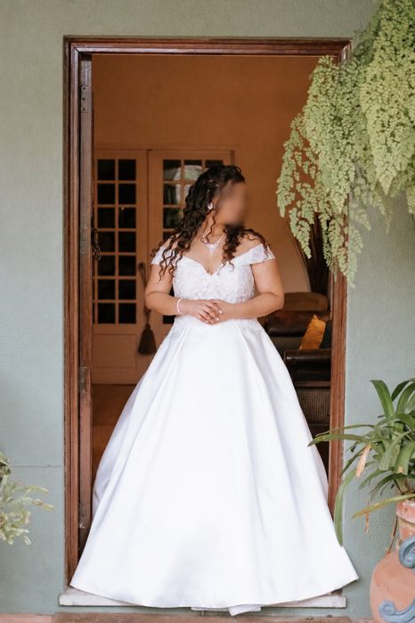 Vestido de Noiva Off-White Evasê Princesa - Pronovias