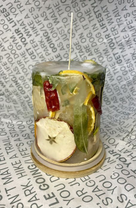 Ароматна свічка з натуральними сухоцвітами