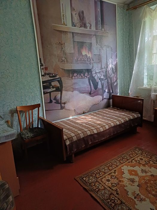 Продаж кімнати в двоповерховому будинку