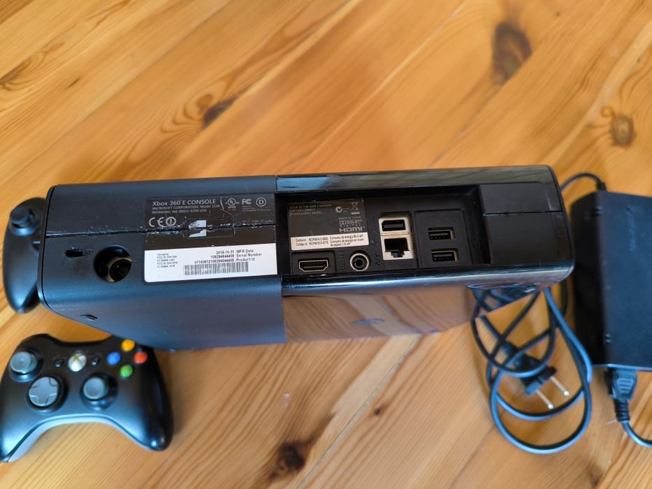 Xbox 360 500 GB  2 pady