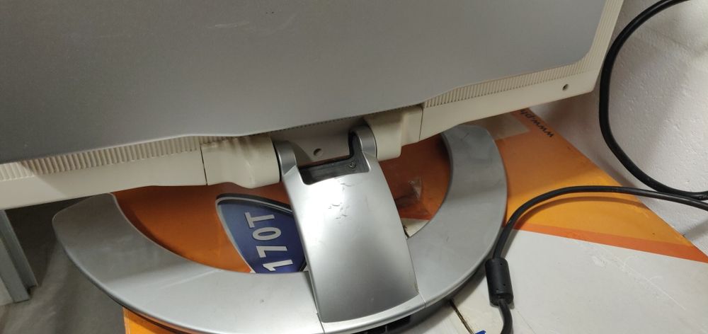 Monitor Philips 170T64729498015618122