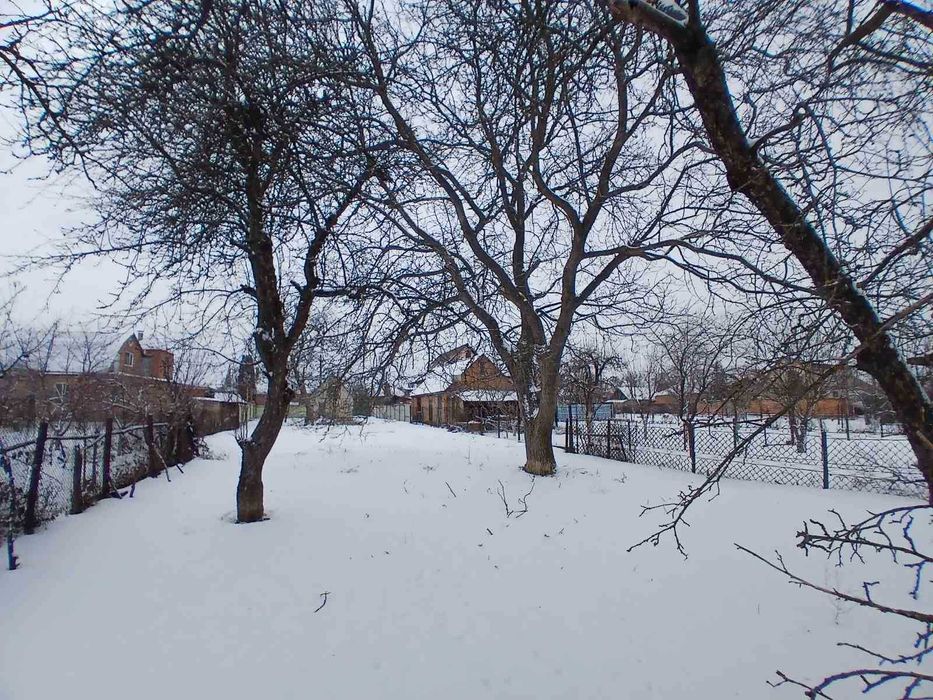 У продажу земельна ділянка по вул. Бучми з виходом на сусідню вулицю.