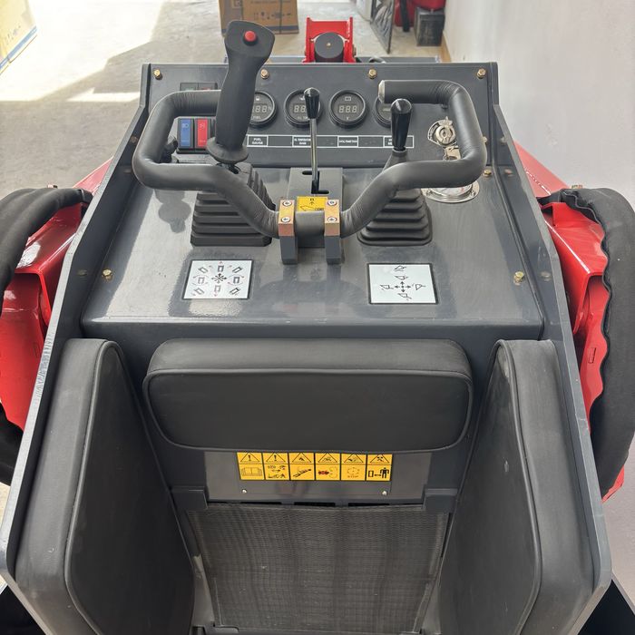 Mini Pá Carregadora SL1000K - Kubota, Danfoss, HANSA Italy