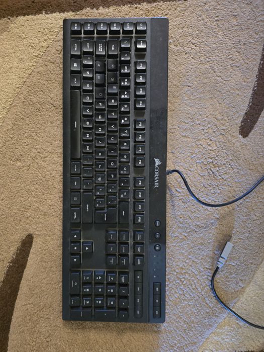 Corsair keyboard, LG monitor, and headphones64553328304515121