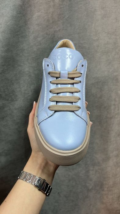ЦЕНА БЫЛА 3800!Женские брендовые кроссовки Ecco,кожаные кеды голубые