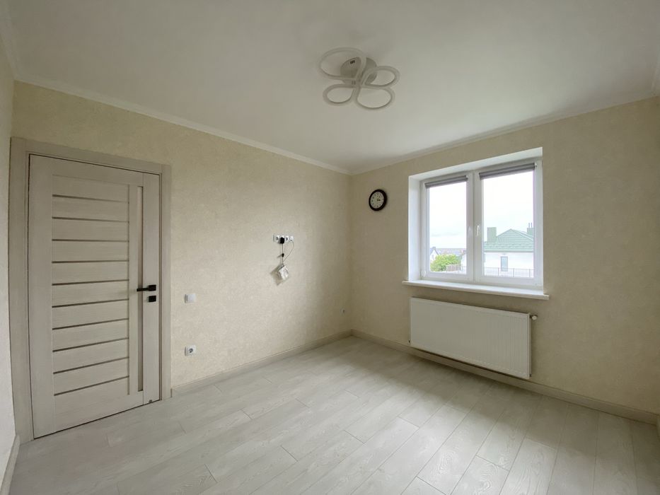 Сучасний сімейний будинок у передмісті Тернополя