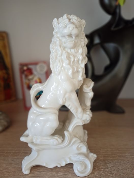 Porcelanowy Lew Bawarski sygnowany