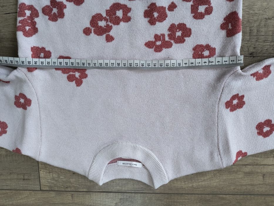 Ciepły sweterek marki Zara dla dziewczynki