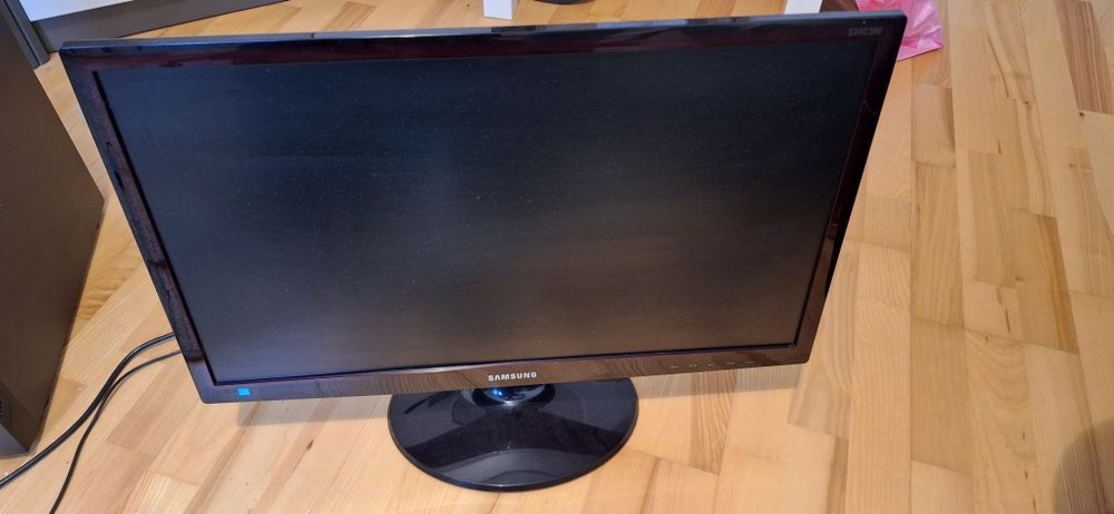 Komputer i5 ram16 gtx1650 monitor24