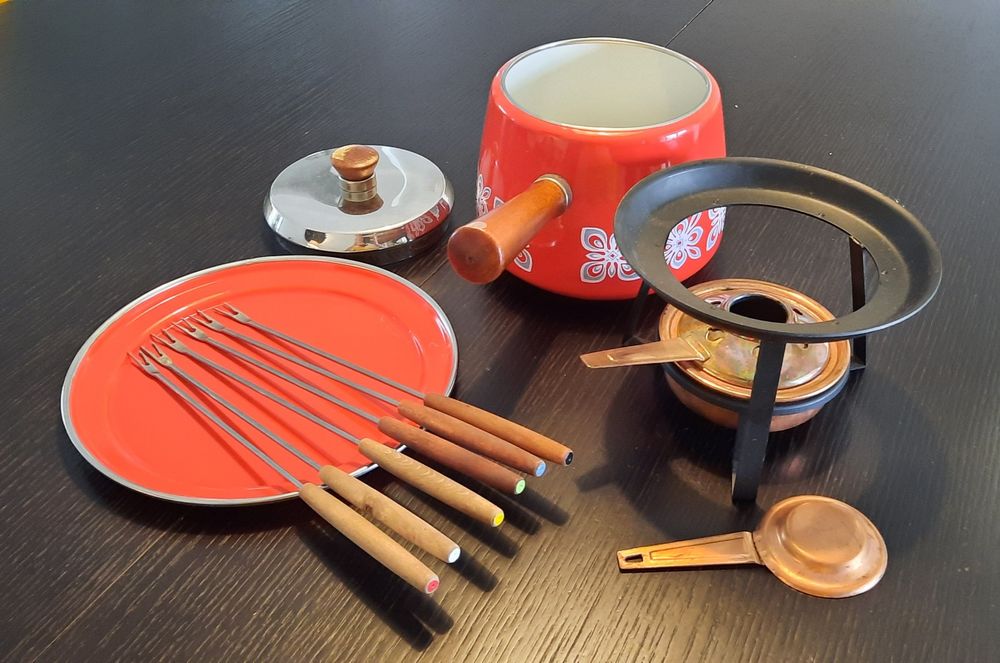 Vintage Fondue Set - Red443309306487121925