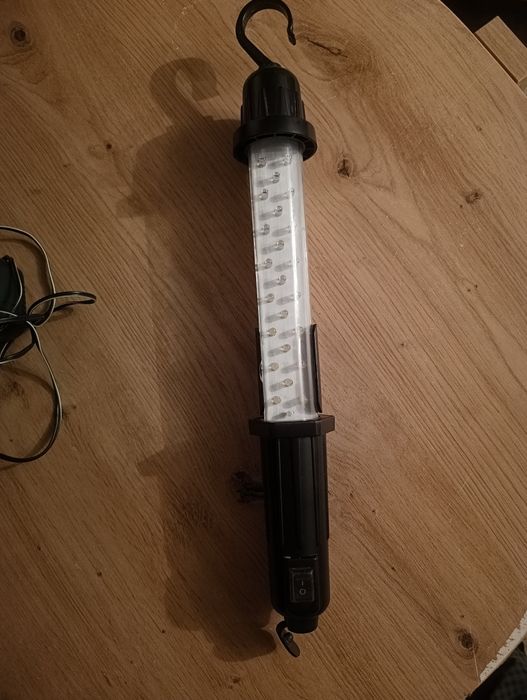 Lampa LED warsztatowa z magnesem