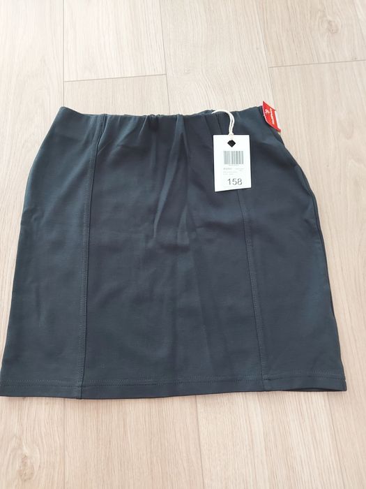 Nowa spódniczka 158