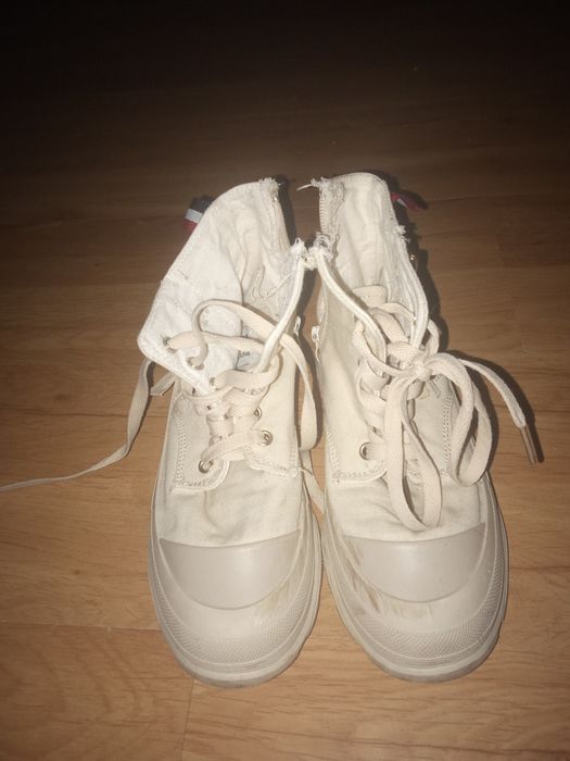 Sprzedam buty beżowe