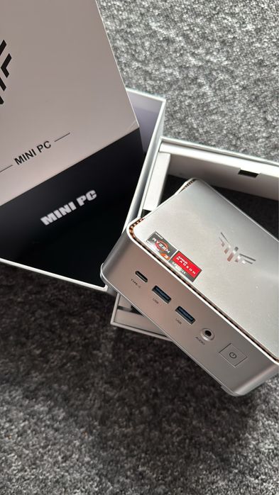 Mini PC NiPoGi Pinova P2 - Ryzen 3 / 16GB / 512GB SSD / W11 Pro