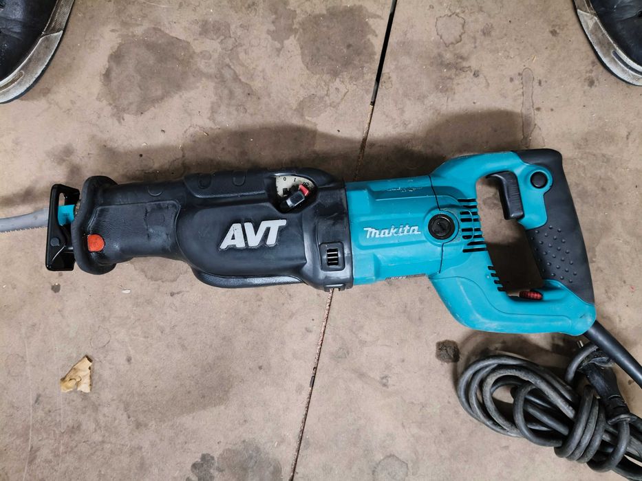 Makita pila szablasta 1500 w jr3070ct