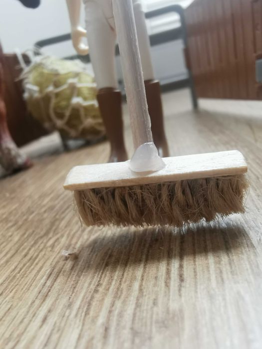 Ręcznie robiona siatka na siano+ miotła dla figurek koni np. schleich.