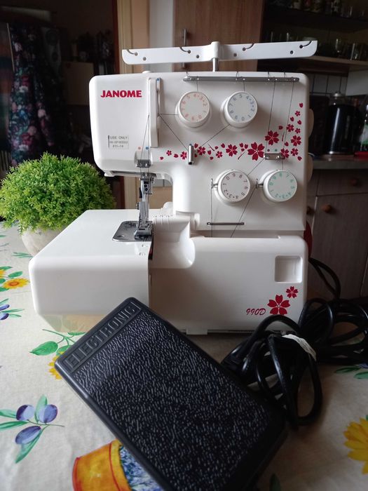 Maszyna do szycia Juno 990D