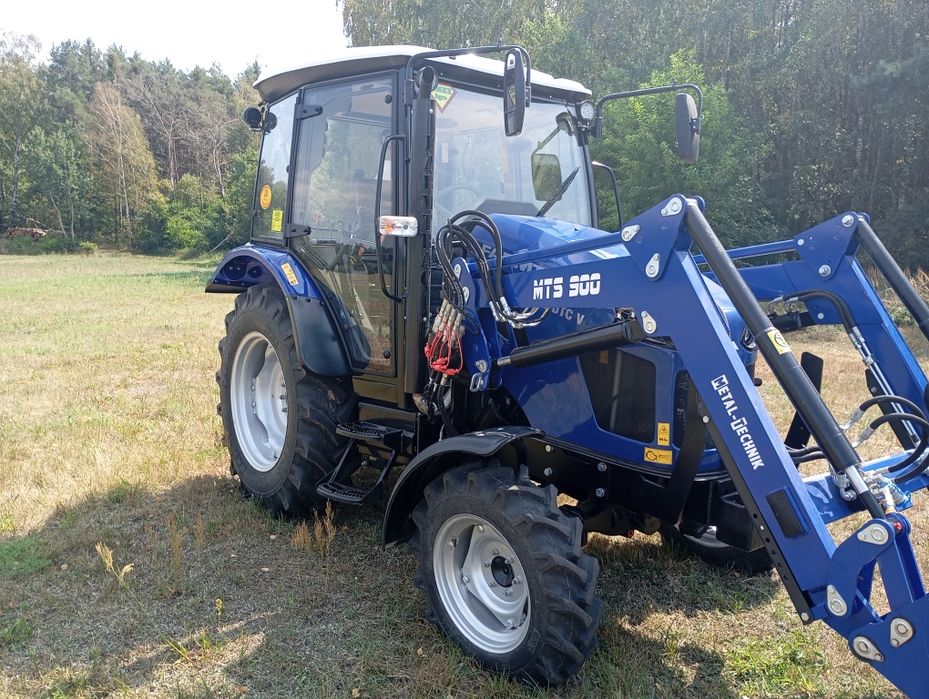 Farmtrac 555dtc v z ładowaczem(bez osprzętu)
