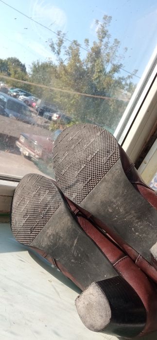 Продам черевики жіночі.