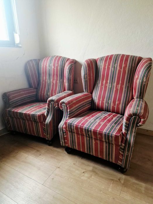 Mudança urgente | Par de poltronas clássicas muito confortáveis