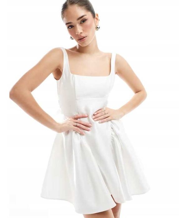 satynowa ślubna krótka sukienka z kokardą