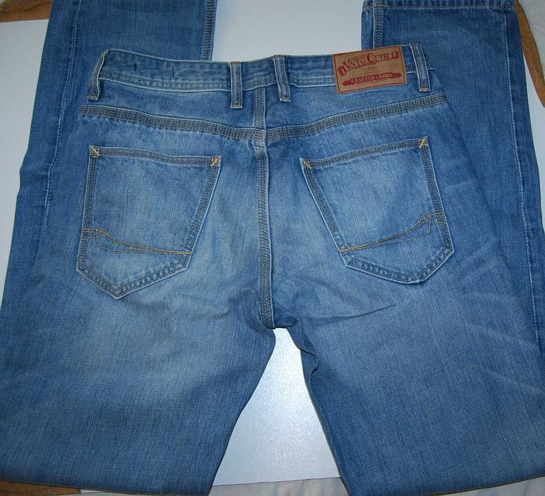 C and A ,A LITRICO W33 L34 pas 82 jeansy męskie proste
