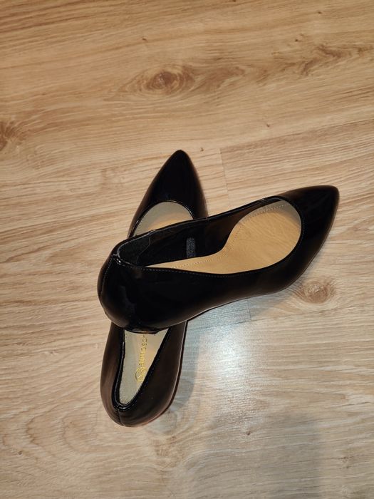 Czarne czółenka w kolorze czarnym rozmiar 36.