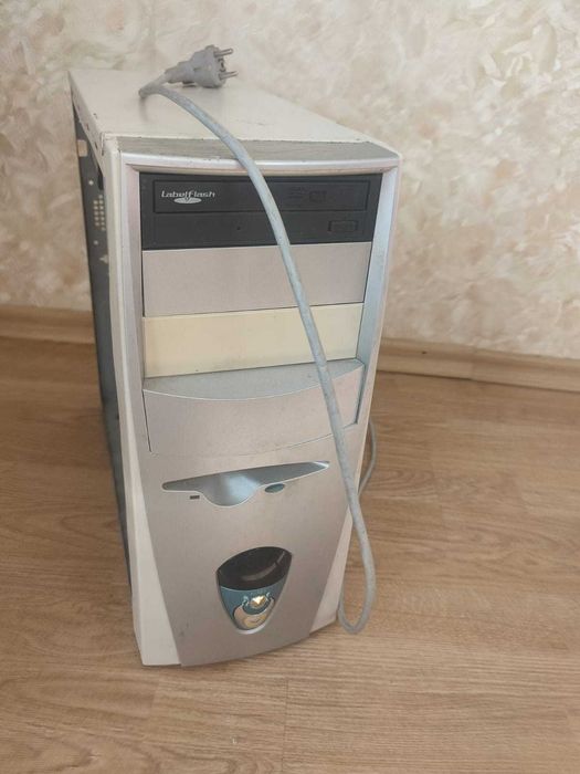 Комп'ютер стацiонарний офісний або навчання 4 GB/SSD 120/GeForce GT710