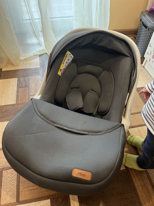 Дитяча автолюлька