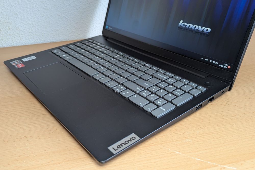Lenovo V15 G4/15.6" FullHd IPS/Ryzen 5 7520u/DDR5 - 8Gb/SSD 512Gb