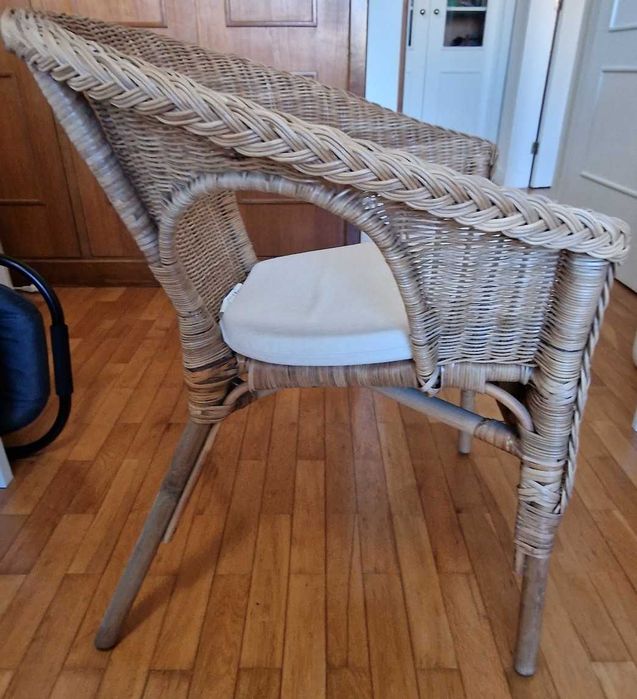 Cadeira em Rota Tecida à Mão