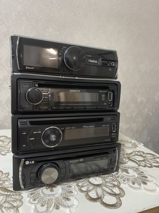 Автомагнітола Alpine UTE-72BT