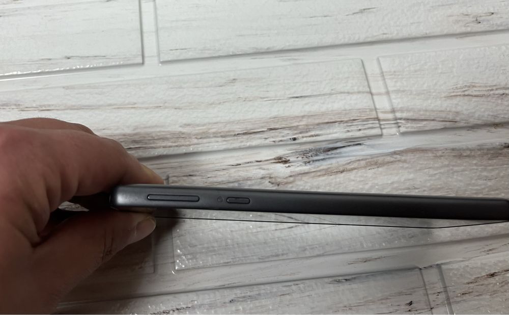 Sony Xperia E5 F3311