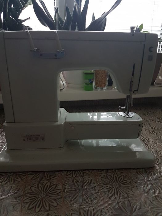 Швейная машина adler