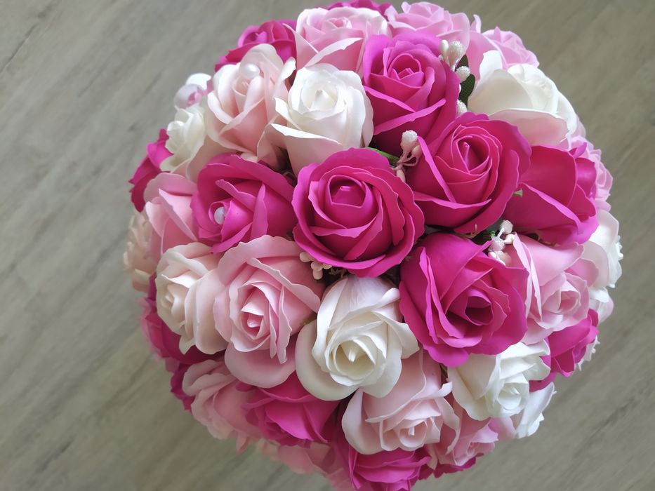 Мыльные розы и гортензия