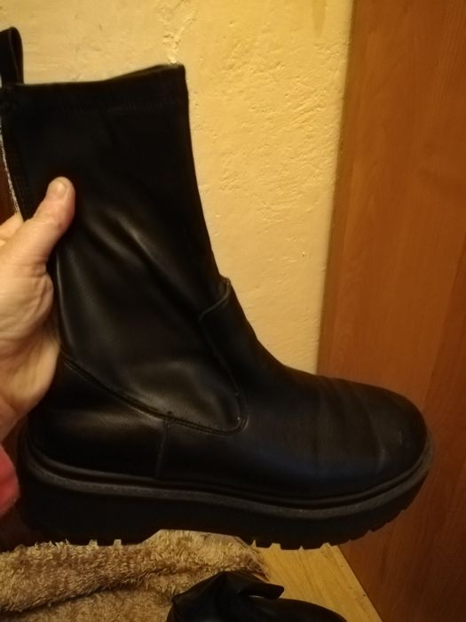 Czarne botki zapraszam