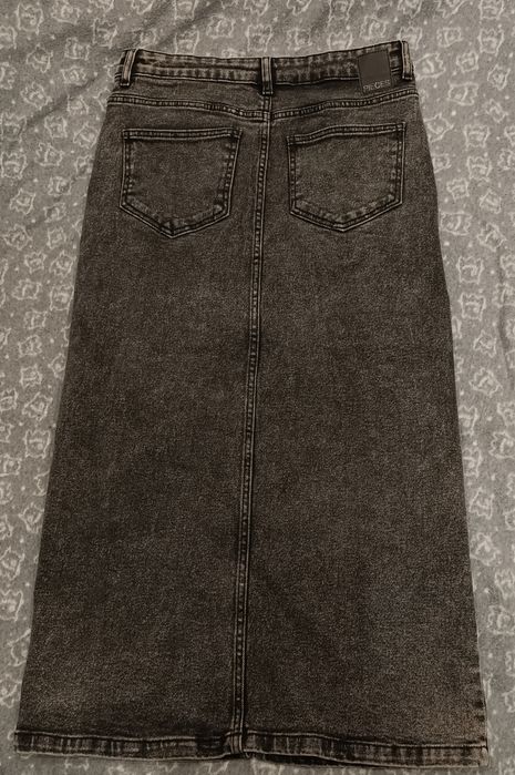 Чорна джинсова спідниця