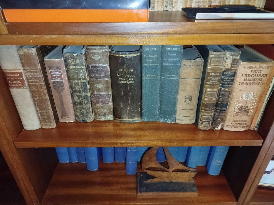 Vendo livros variados 5