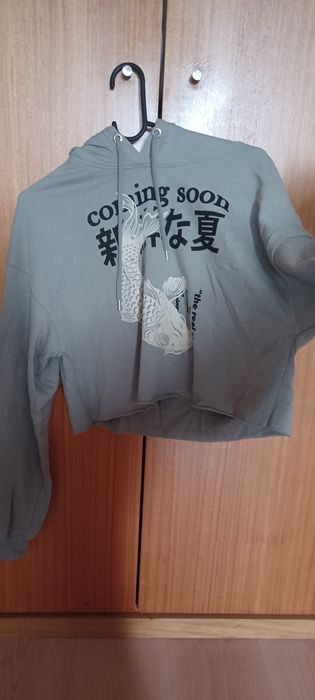 Camisola capuz curta da Bershka