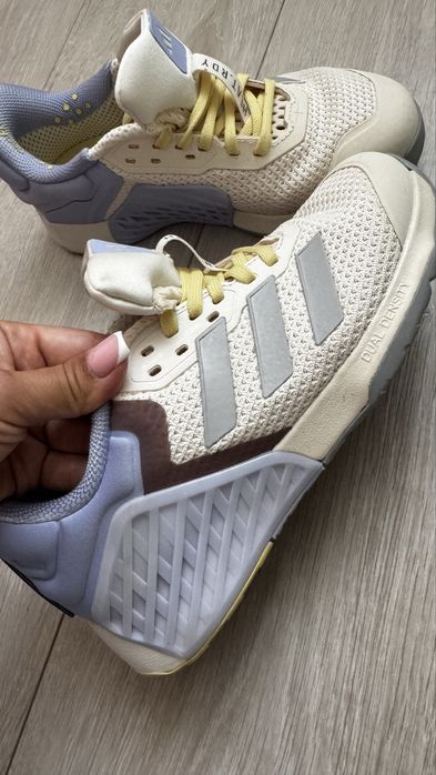Кросівки Adidas жіночі