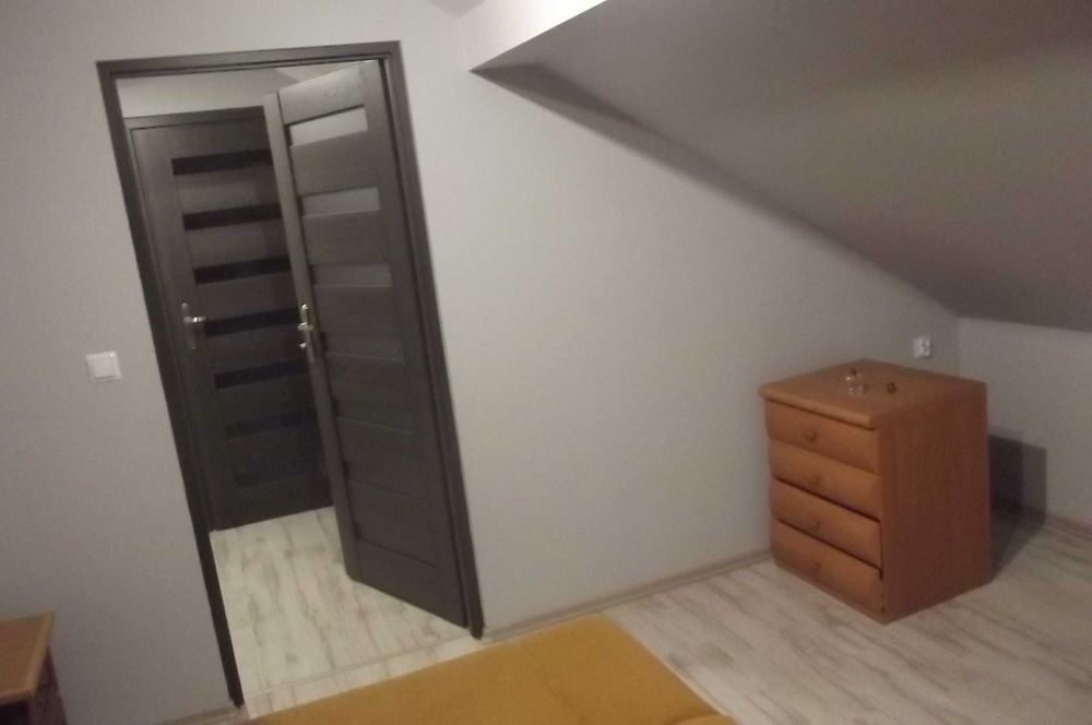 Mieszkanie w domu 90 m kwadratowych całe piętro