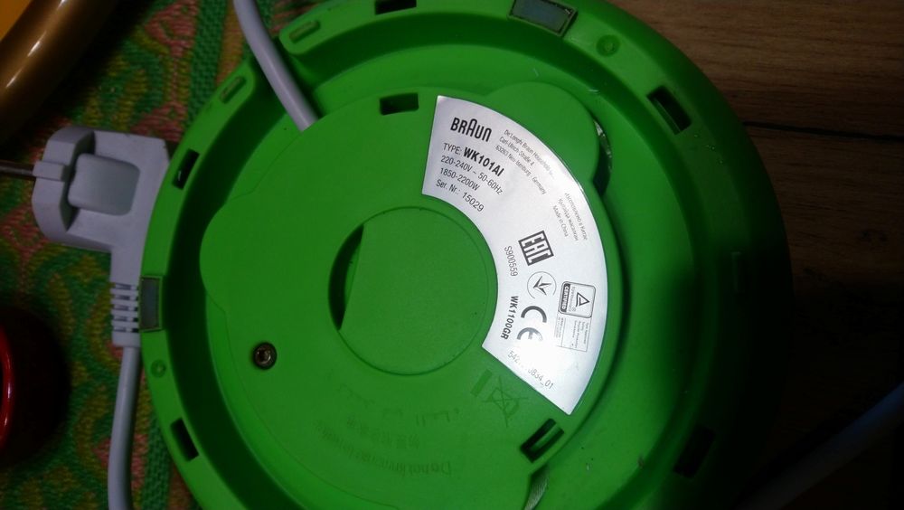 Czajnik elektryczny BRAUN WK 101 AI.