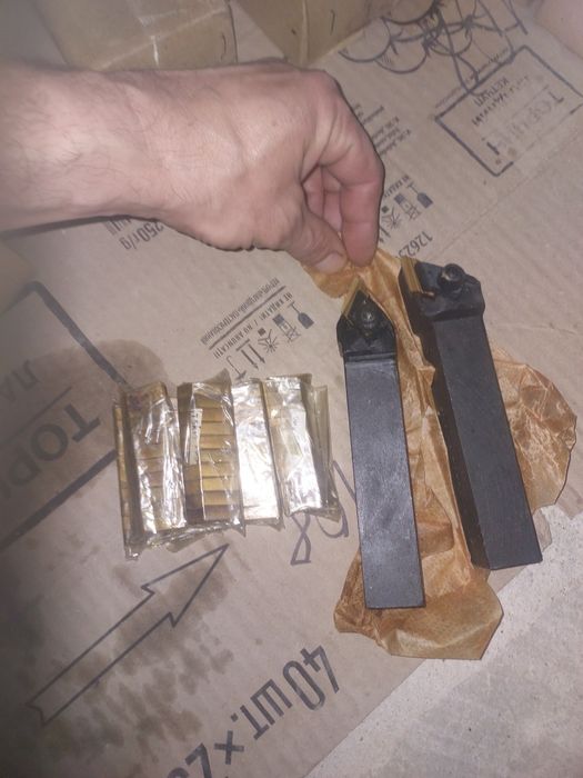 Різці токарні механічні