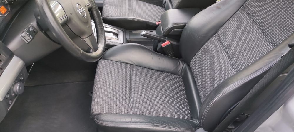 Pranie tapicerki samochodowej, kanapy, krzeseł, osuszanie