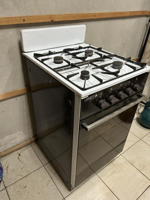 Продам газову плиту