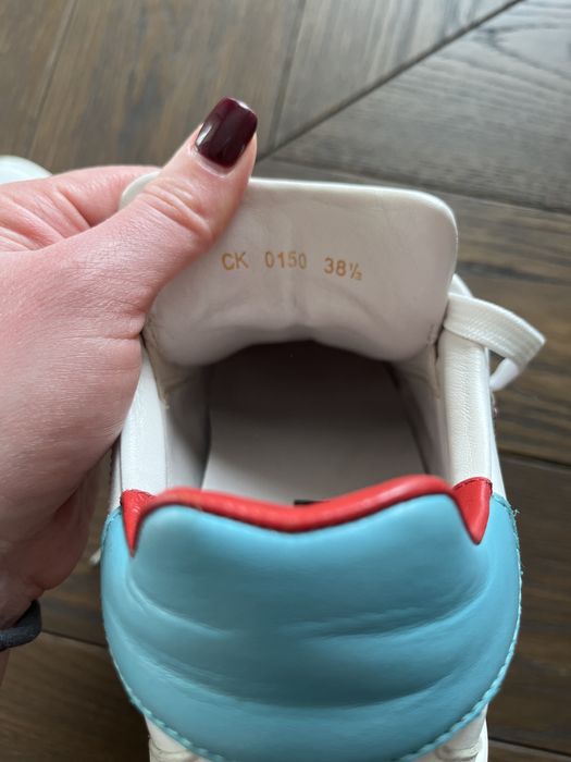 Взуття жіноче