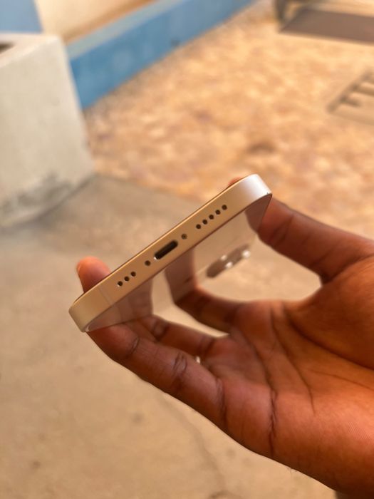 iPhone 14 128 GB – Luz das Estrelas (Starlight) | Como Novo | Único Dono