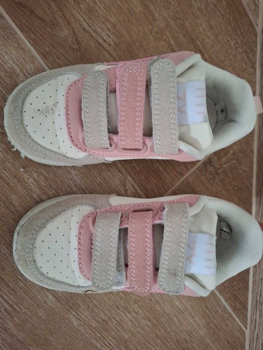 Sapatilhas tamanho 25