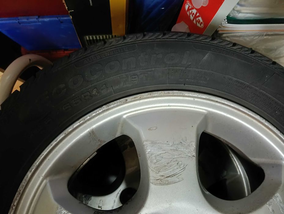 5 JANTES OPEL CORSA com pneus 165/65 R14 FURAÇÃO 4X100