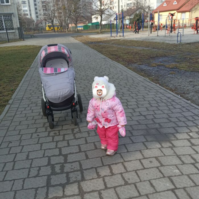 Комбінезон для дівчинки.